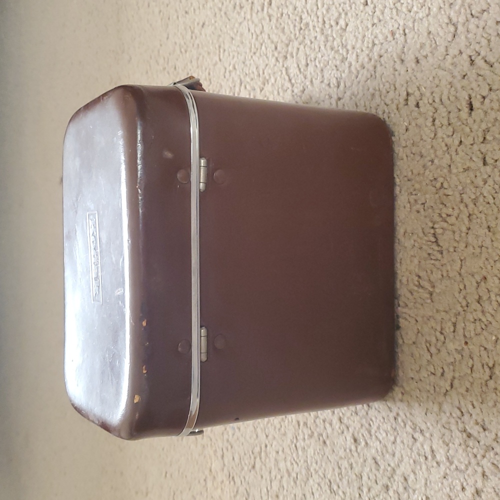 Vintage Kodak Film Camera Kit – Untested, Complete, Classic Collector’s Find - Picture 4 of 14